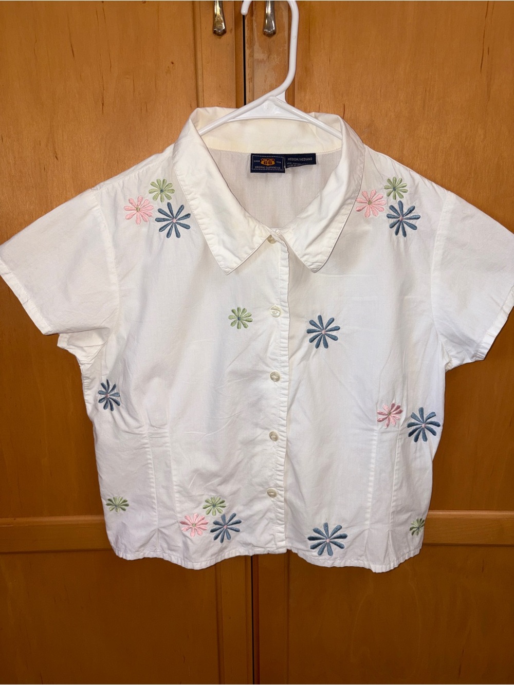 White Embroidered Daisy Floral Button-up Blouse Cotton Route 66 Y2K CottageCore